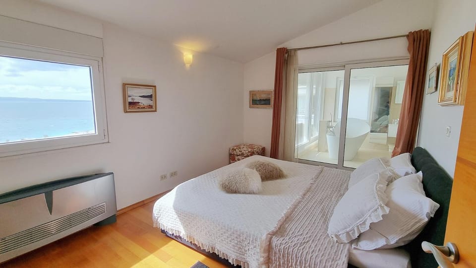 Bird's eye view, Bedroom, Sea view, air conditioner