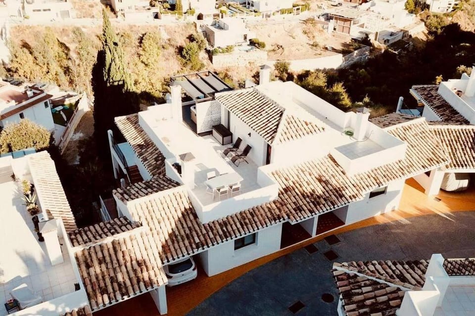 3 Bedroom Semi Detached Villa with Stunning Views! Apartment in Benalmadena