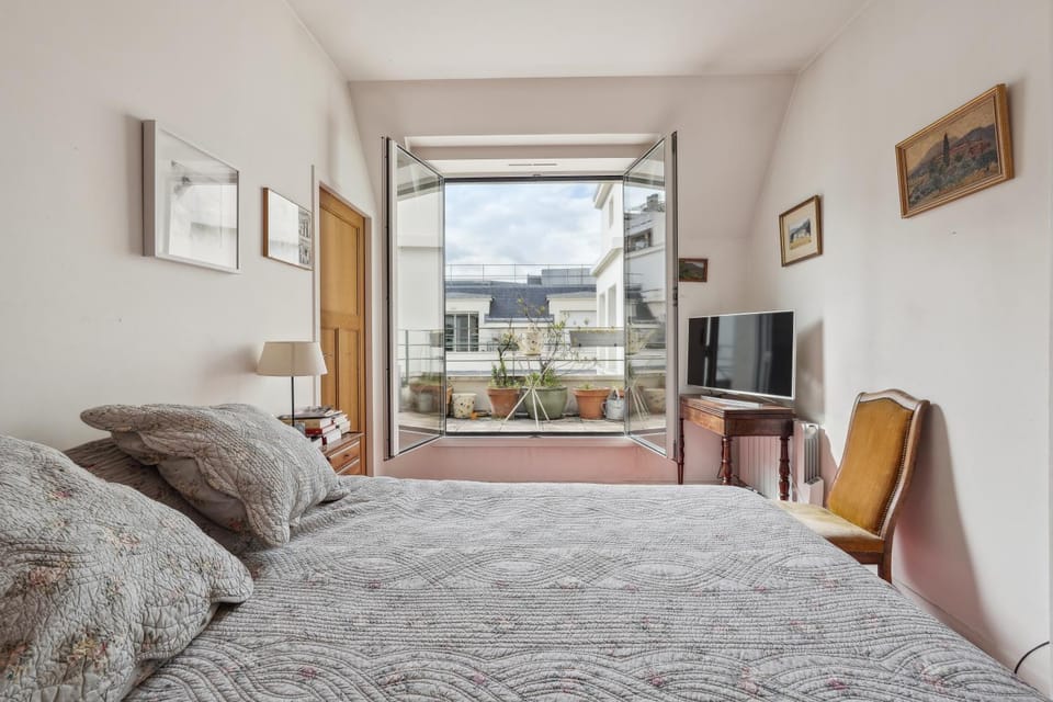 Charming apt for 5 people in Paris by Weekome Apartment in Paris