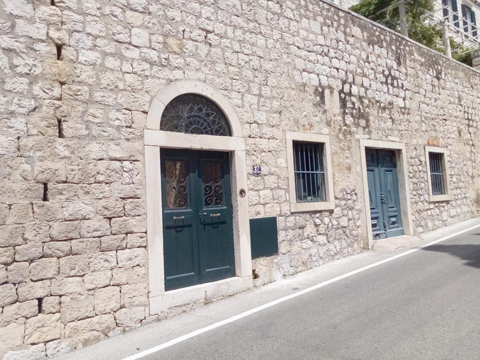 Property building, Facade/entrance
