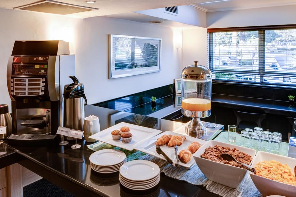 Coffee/tea facilities, Food and drinks, Food, Breakfast, Continental breakfast, Buffet breakfast