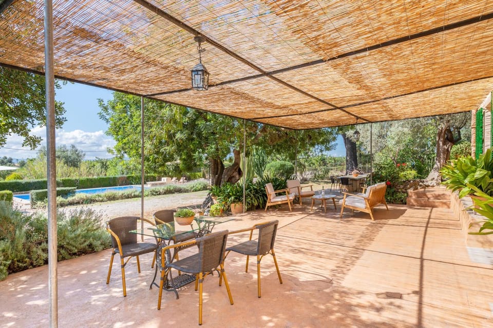 Property building, Balcony/Terrace, Living room