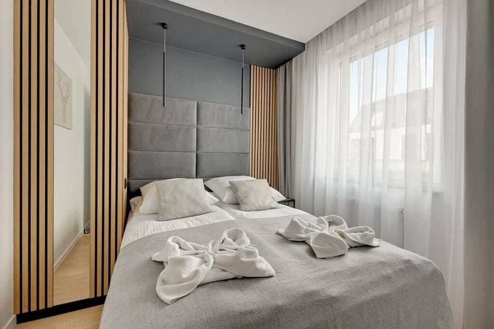 Bed, Photo of the whole room, Decorative detail, Bedroom, Area and facilities, towels