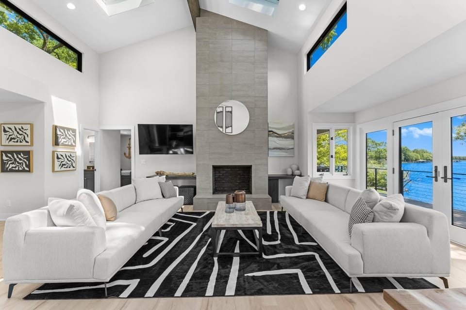 Fox Run w/Heated Pool & Optional Boat Rental House in Westport