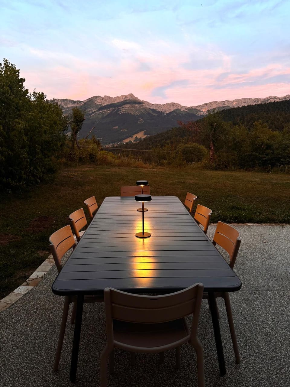 Natural landscape, Balcony/Terrace, Dining area, Mountain view
