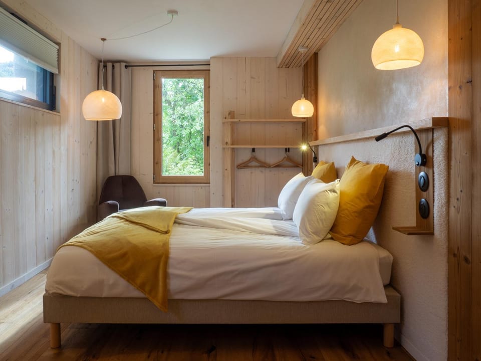 Domaine Les 4 Vents, élégant gîte privé 4 suites vue montagne pour 2 à 8 personnes au cœur de 12 hectares de nature House in Provence-Alpes-Côte d'Azur