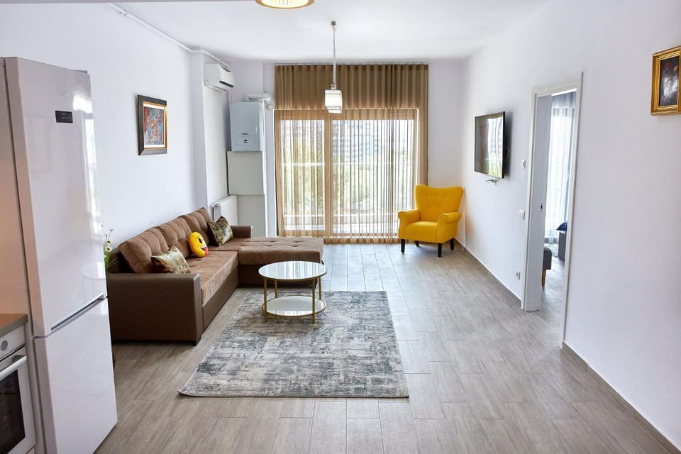 Kitchen or kitchenette, Living room, Seating area