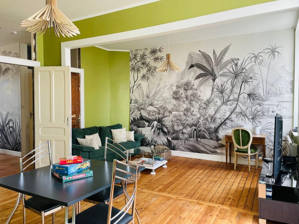 Living room, Seating area, Dining area