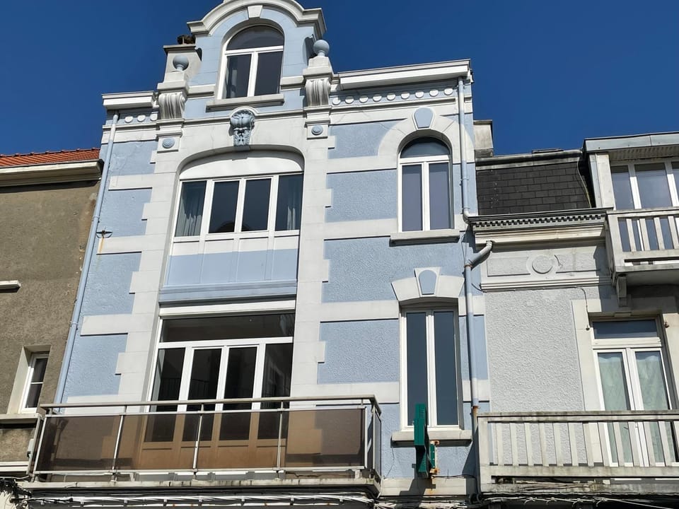 Property building, Day