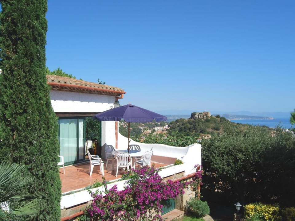 Property building, Patio, Nearby landmark, Natural landscape, View (from property/room), Balcony/Terrace, Mountain view, Sea view