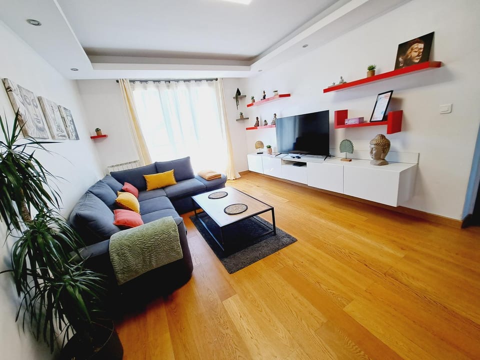 TV and multimedia, Seating area