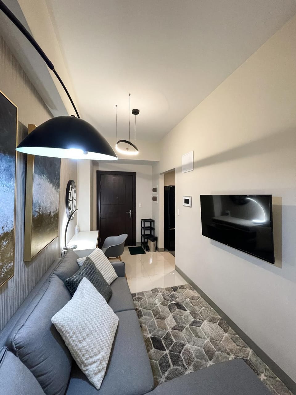 Communal lounge/ TV room, TV and multimedia, Living room, Seating area, Evening entertainment