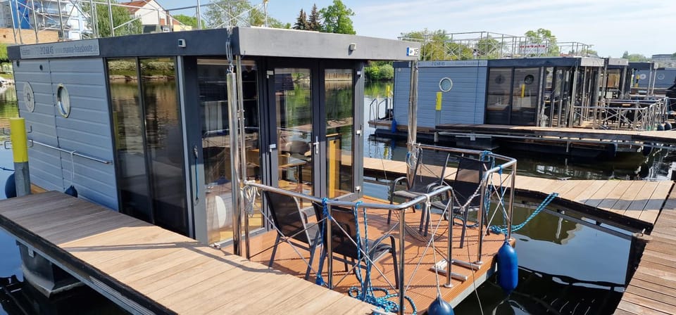 Property building, Balcony/Terrace