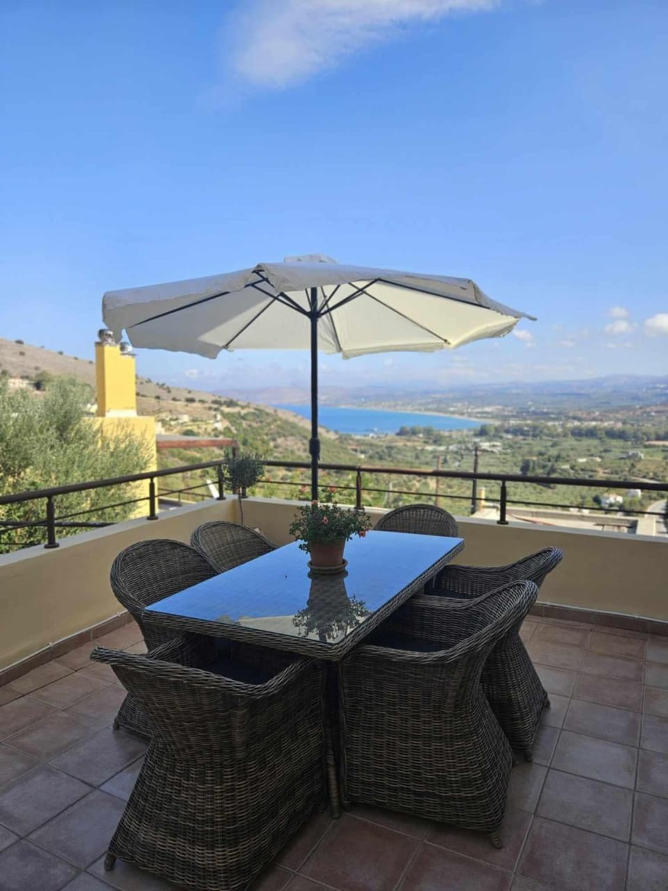 Patio, View (from property/room), Balcony/Terrace, City view, Mountain view, Sea view