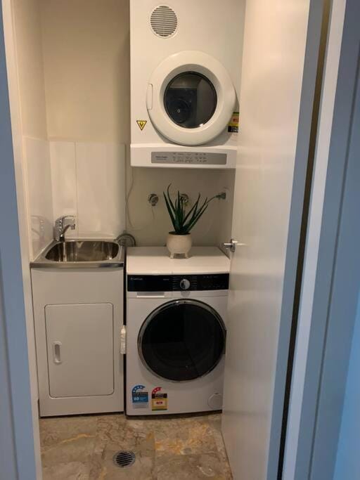 Plush @ Benjamin way Belconnen Apartment in Canberra