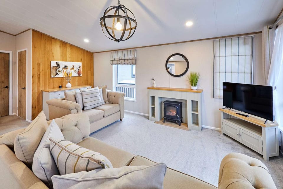 TV and multimedia, Living room, fireplace