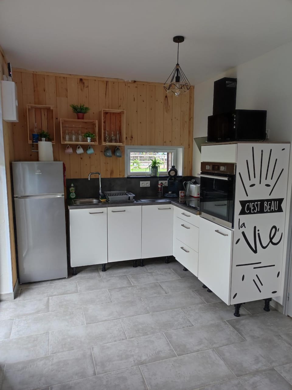 Kitchen or kitchenette, minibar, pet friendly, stove