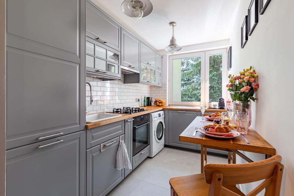 Dining area, kitchen