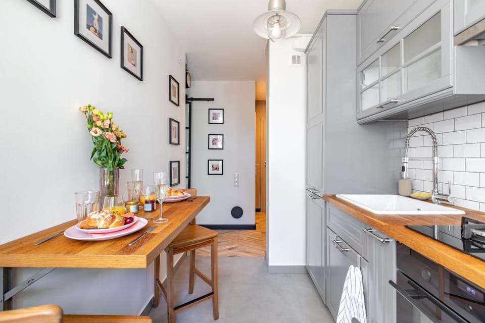 Dining area, kitchen