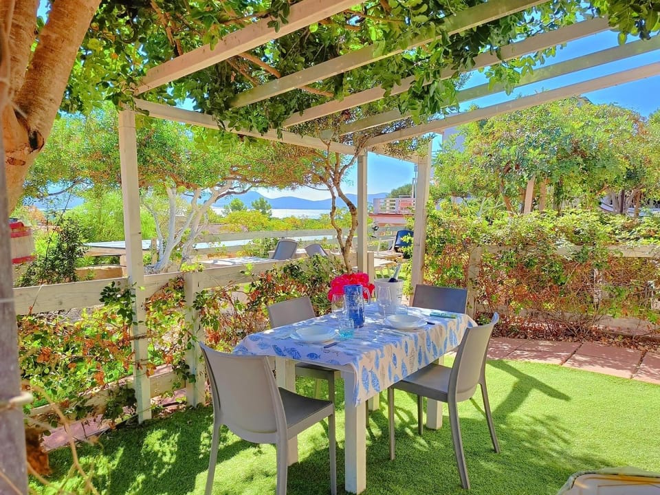 Garden, Lake view, Landmark view, Sea view