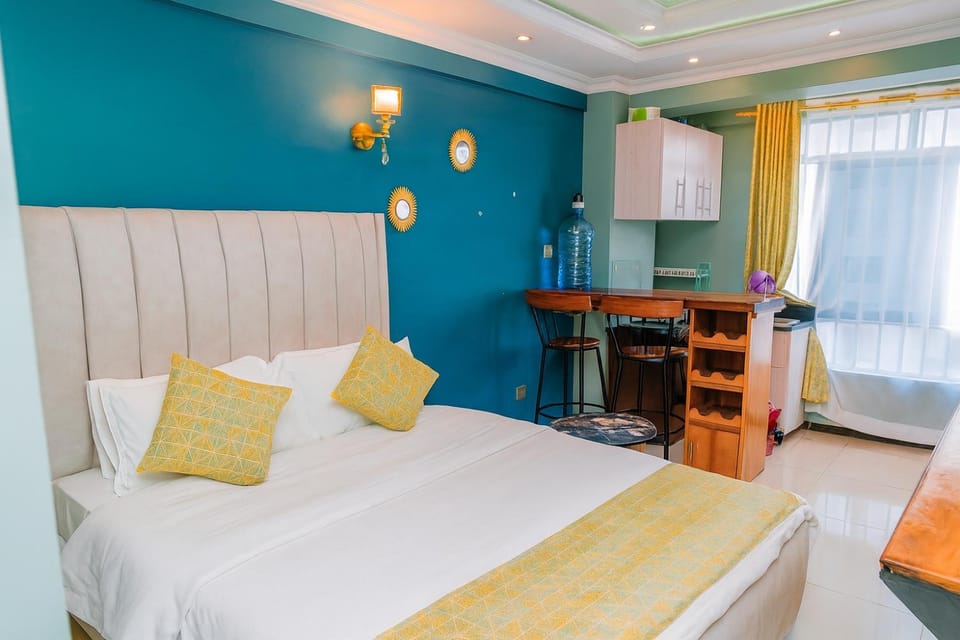 Bed, Seating area