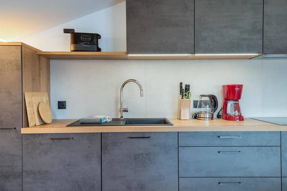 Kitchen or kitchenette, Living room