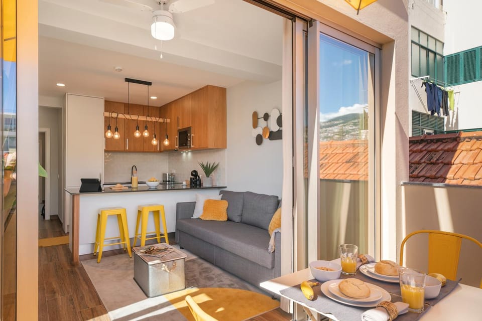 Kitchen or kitchenette, Living room, Dining area