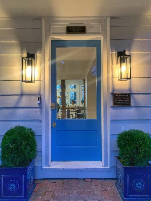 Blake House Historic Estate with Private Inn Villa in Centreville