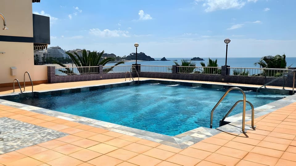 Property building, Swimming pool