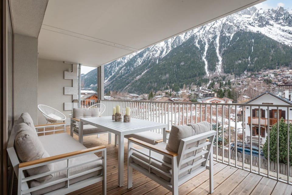 Property building, Balcony/Terrace