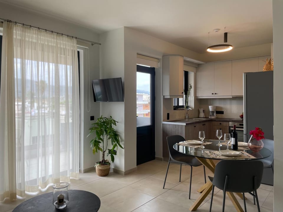 TV and multimedia, Kitchen or kitchenette, Seating area, oven