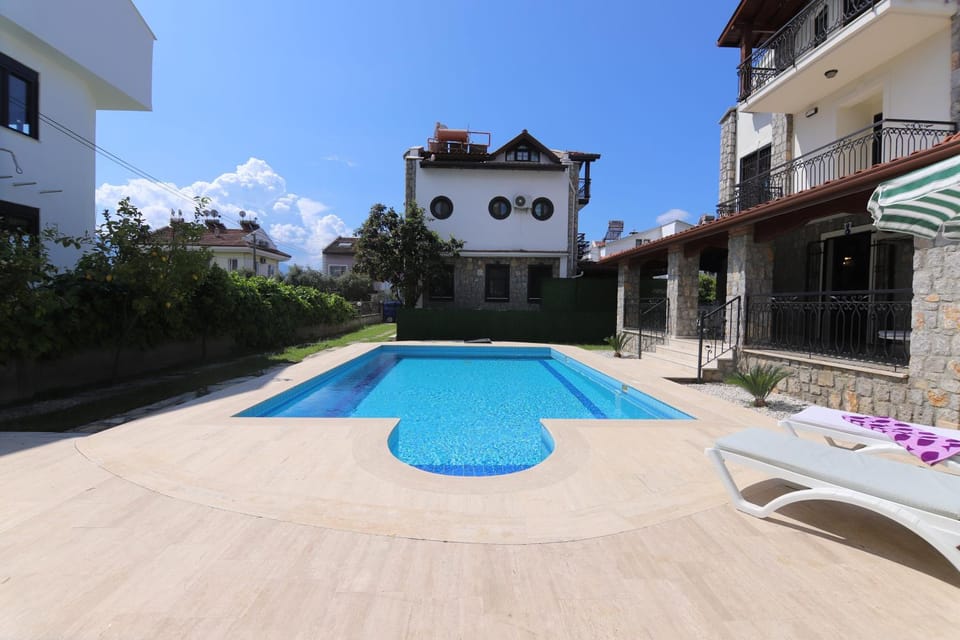 Garden, Balcony/Terrace, Swimming pool, sunbed