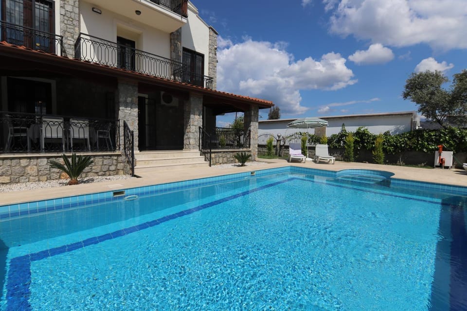 Swimming pool, Swimming pool, sunbed