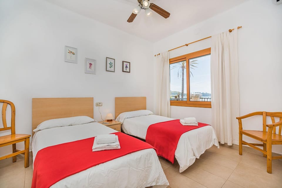 Property building, Living room, Bedroom