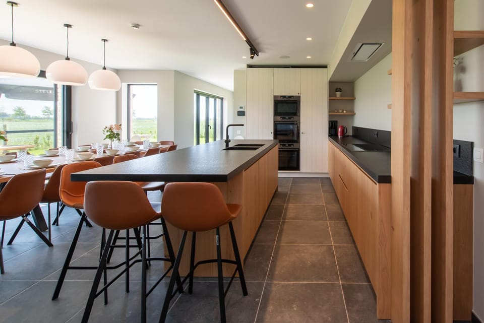 Kitchen or kitchenette, Dining area, stove