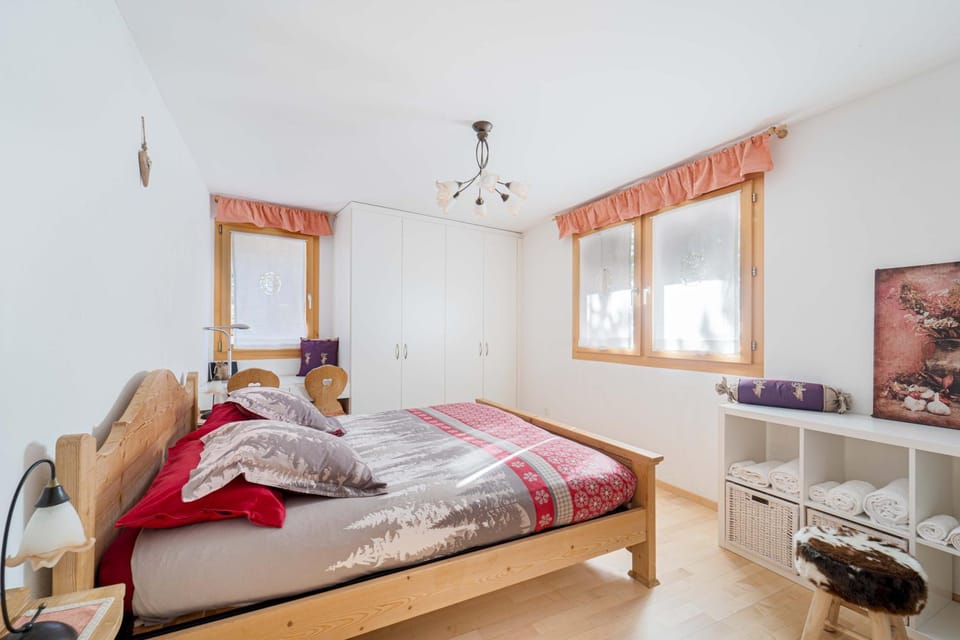 Bed, Bedroom, locker, wardrobe, wedding