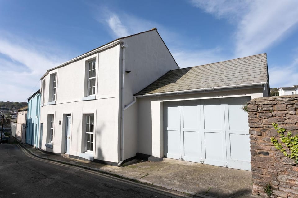 Property building, Street view