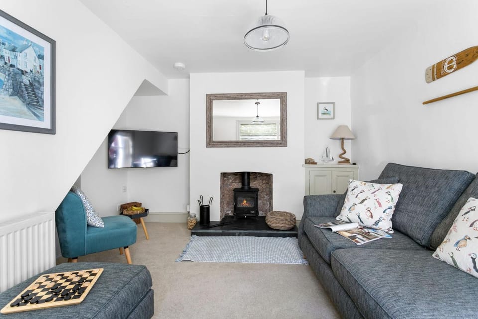 TV and multimedia, Living room, Seating area, fireplace