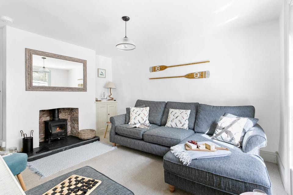 TV and multimedia, Living room, Seating area, fireplace
