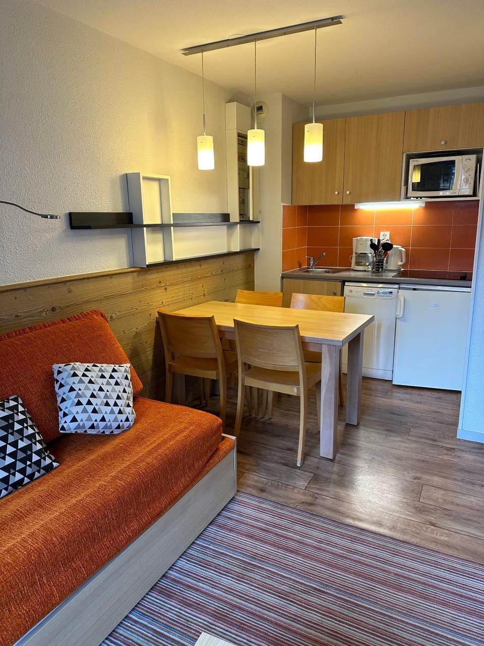 Kitchen or kitchenette, Living room, Dining area