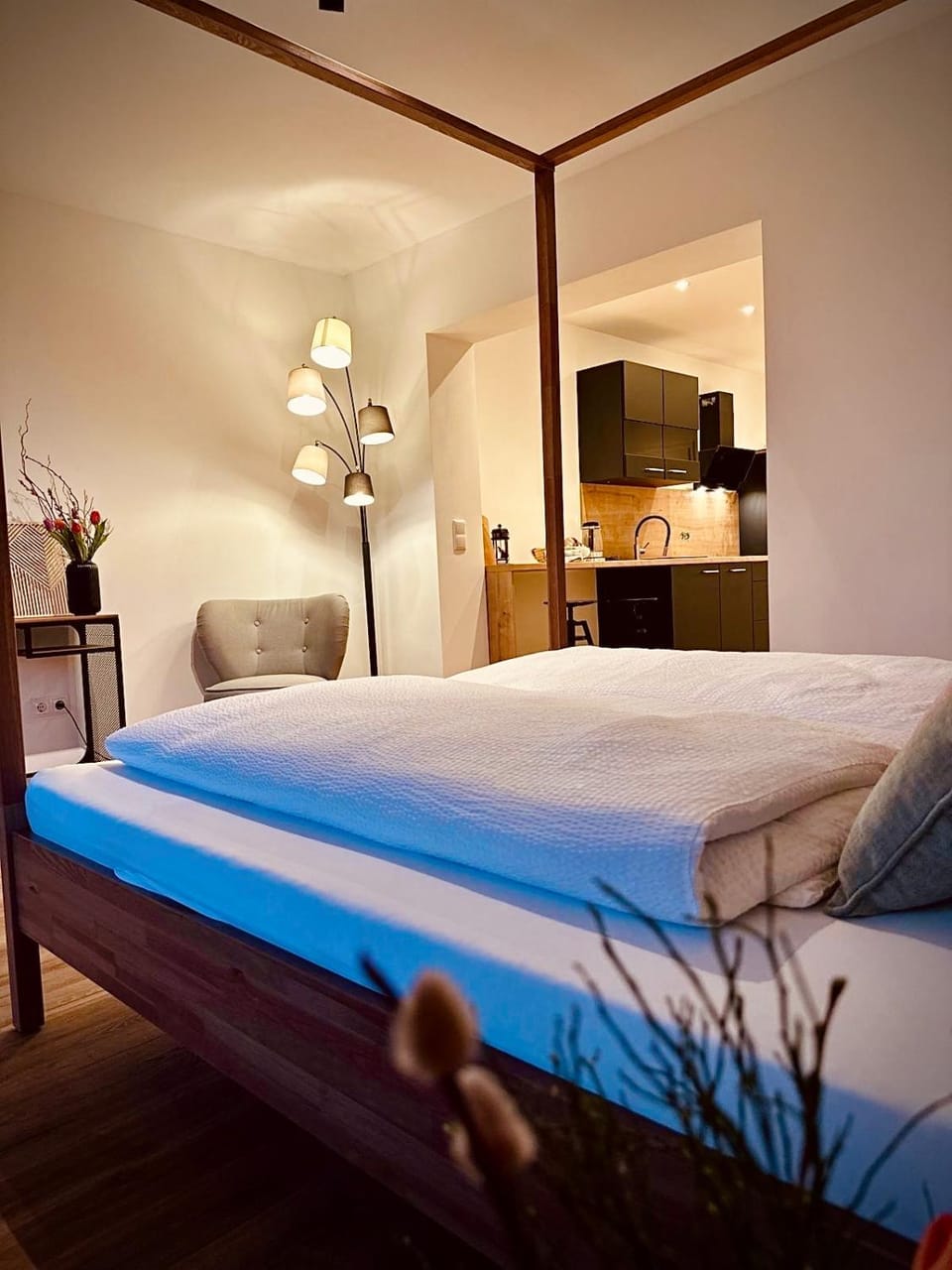 Bed, Kitchen or kitchenette