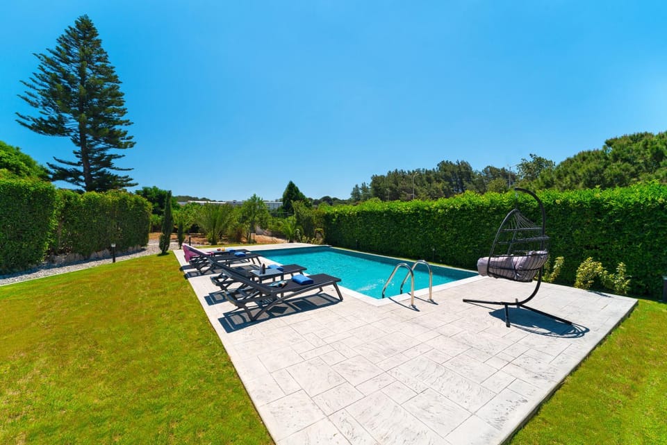 Garden, Swimming pool, sunbed