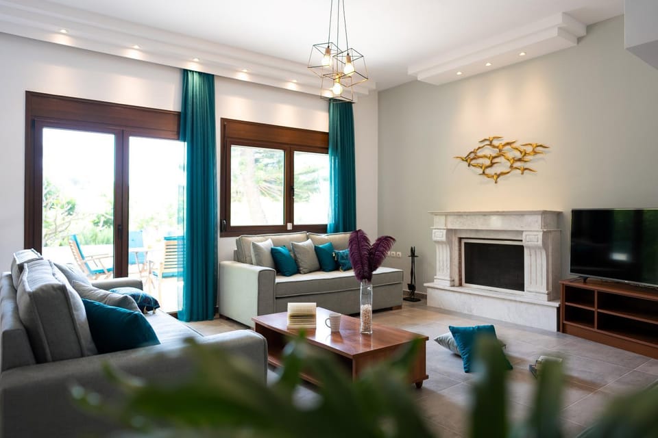 TV and multimedia, Living room, Seating area, flat iron