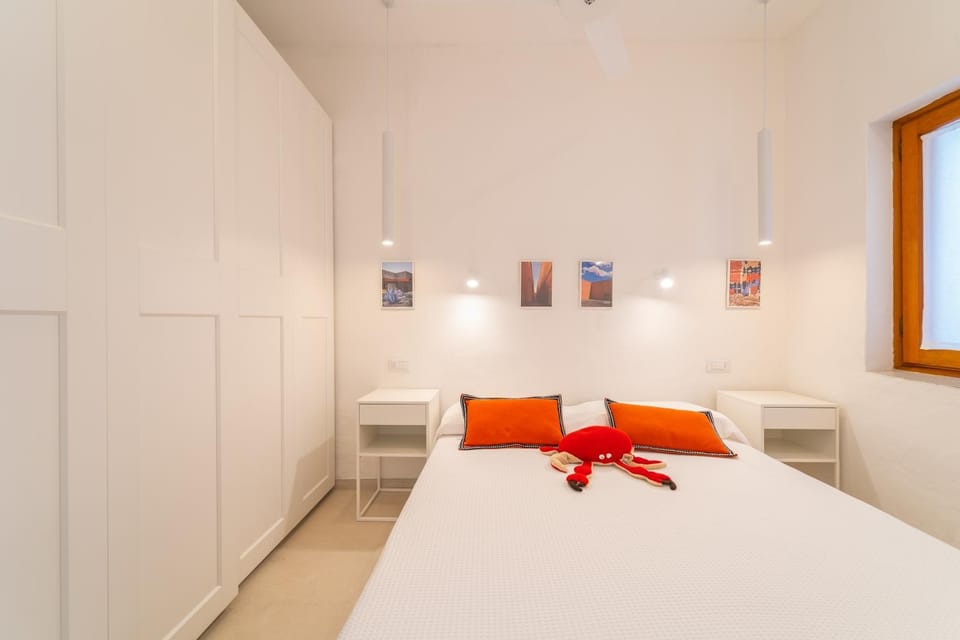 Bed, Photo of the whole room, Bedroom, wardrobe