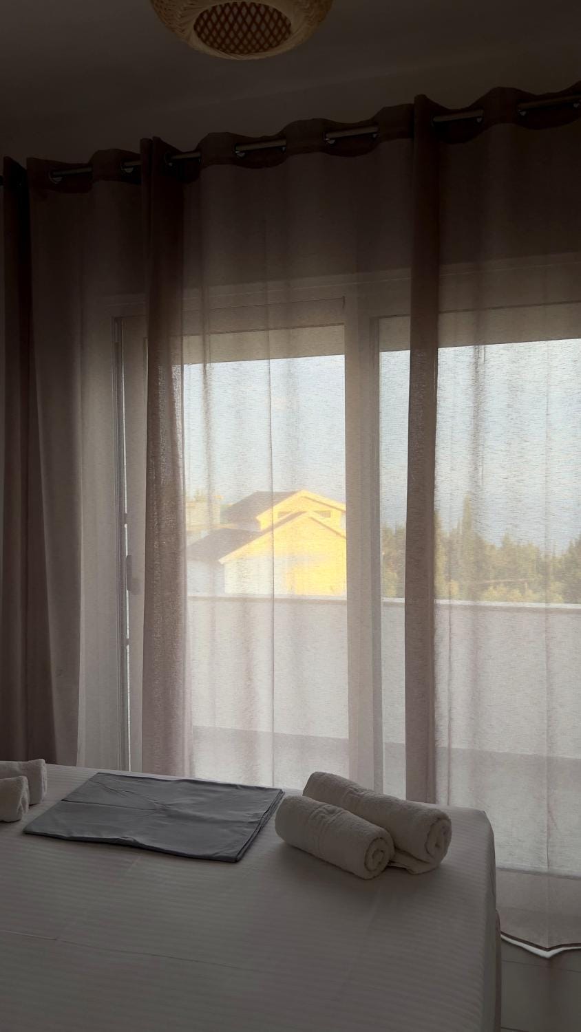 Bed, Sea view