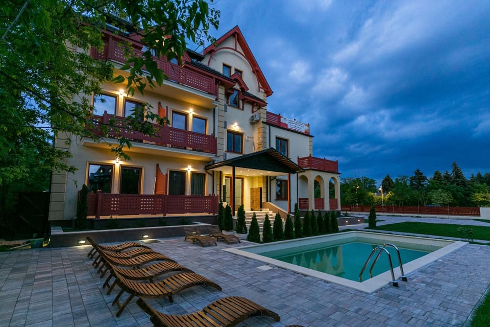 Balcony/Terrace, Swimming pool