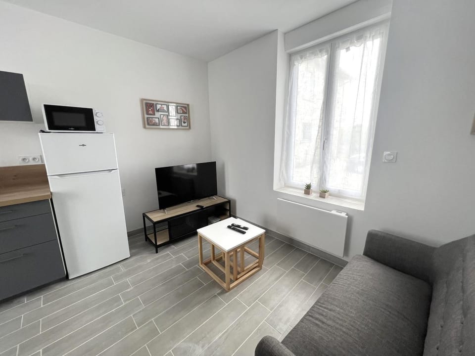 TV and multimedia, Living room, minibar