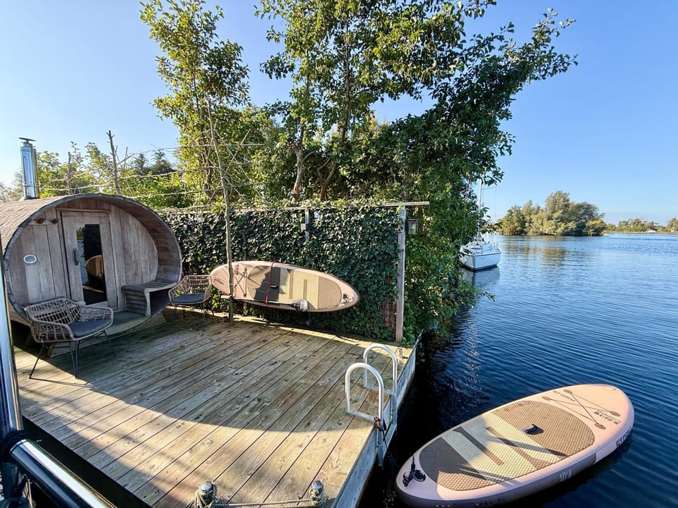 NEW - Little Asia - Stunning Boathouse on a lake Near Amsterdam with Sauna Docked boat in South Holland (province)