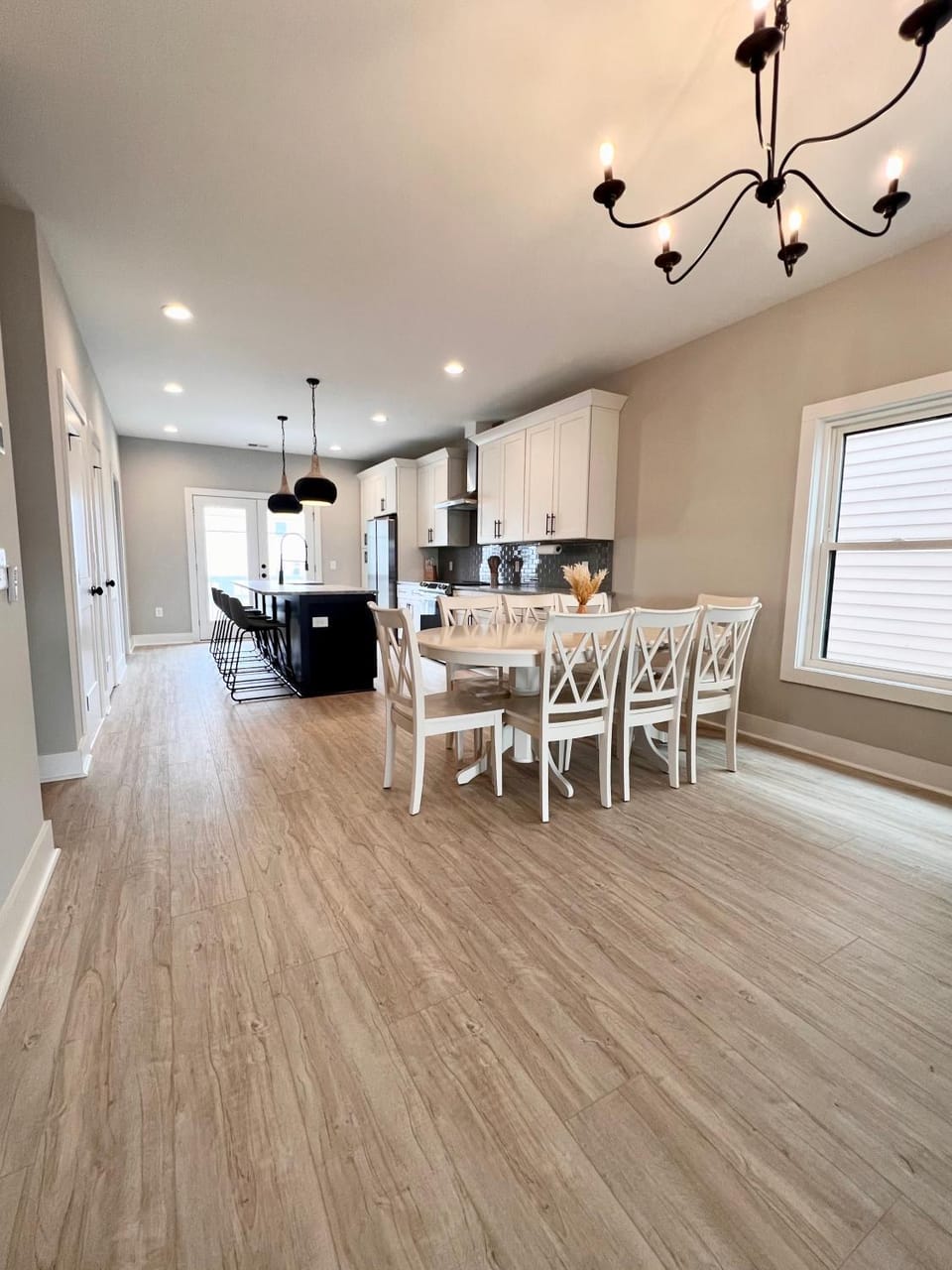 Seating area, Dining area