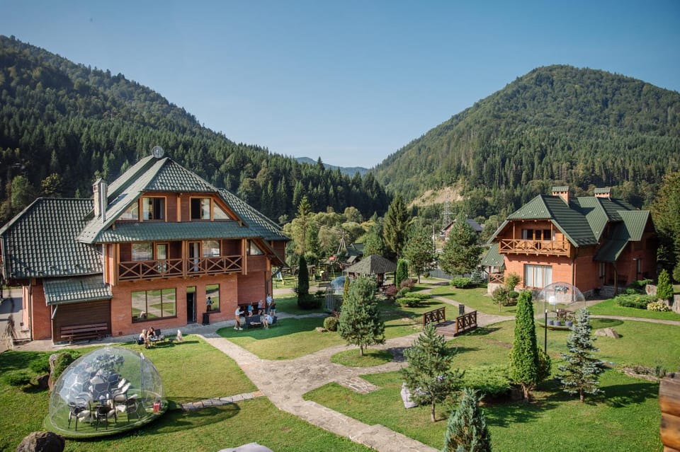 Property building, Day, Garden, Garden view, Mountain view